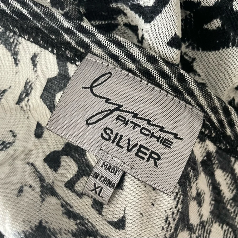 Lynn Richie Silver tank top and matching cardigan set - Picture 9 of 11